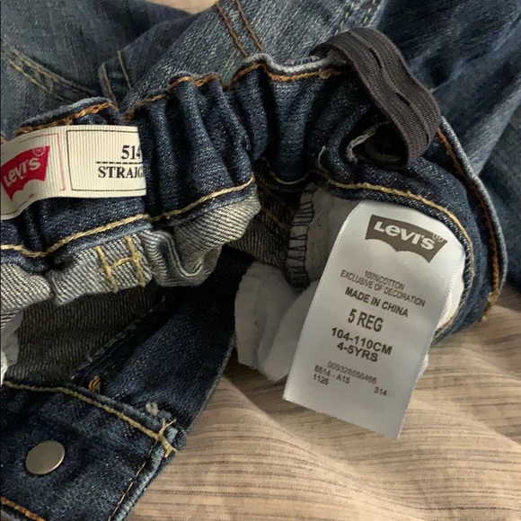 Boys Levi’s slightly worn - Picture 3 of 4